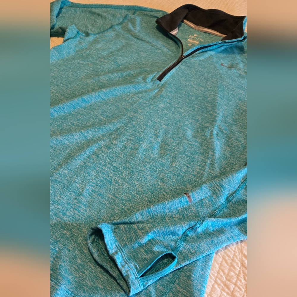 Nike Dri-Fit pullover, size medium - Picture 2 of 8